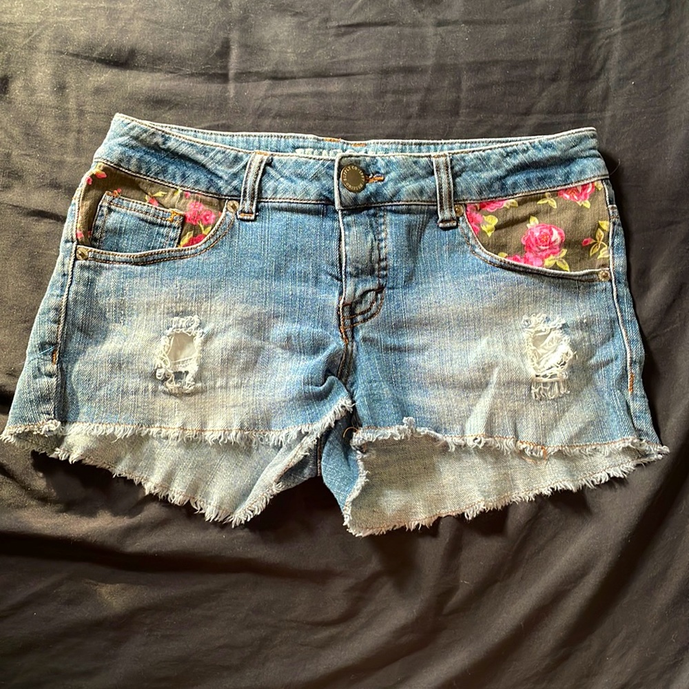 Distressed Jean Shorts Size 7